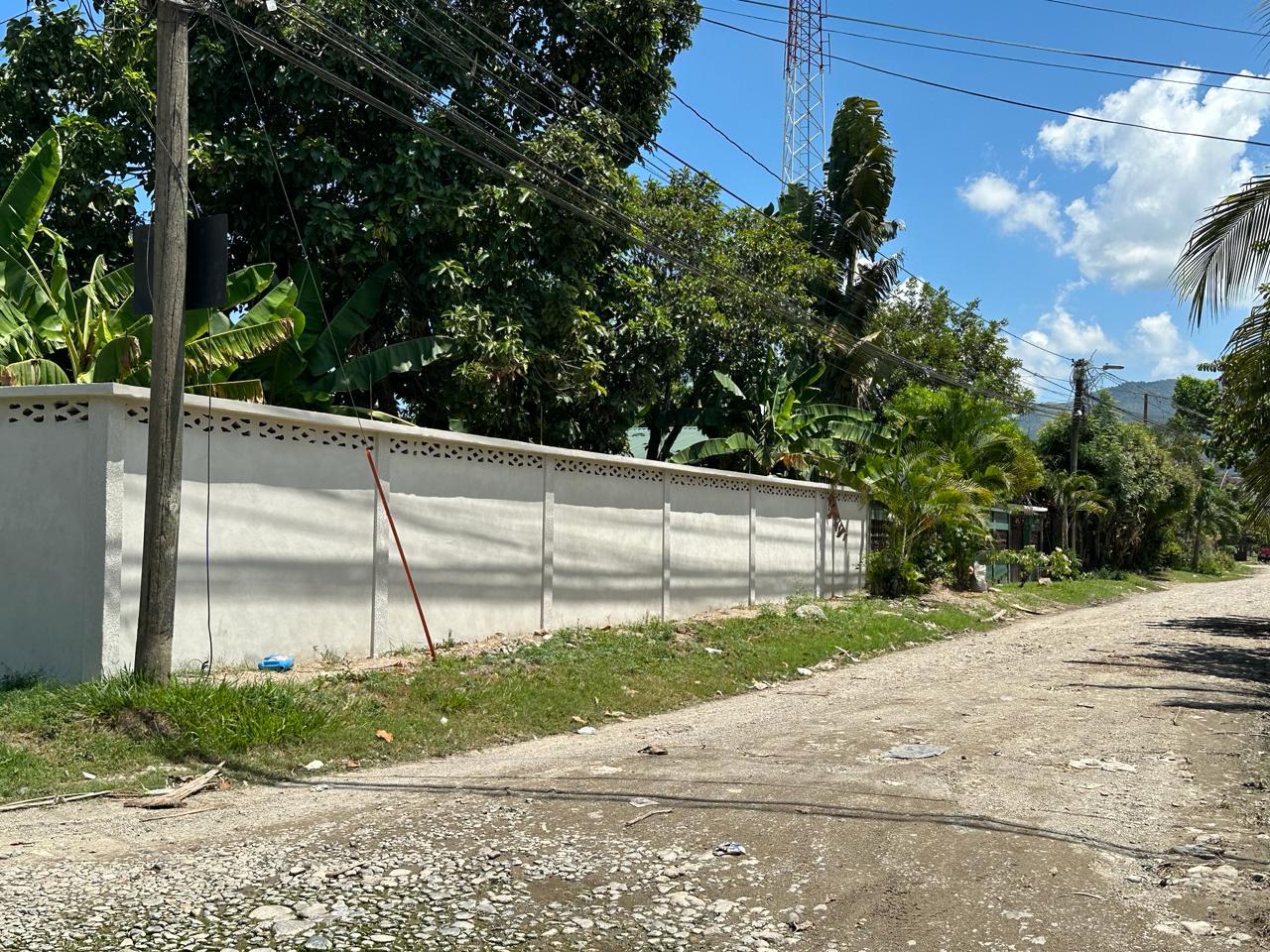 Casa amplio solar en Barrio La Esperanza